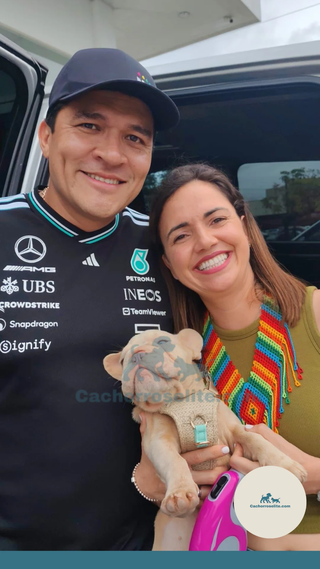 persona feliz con cachorro bulldog frances big rope merle Clientes felices cachorroselite
